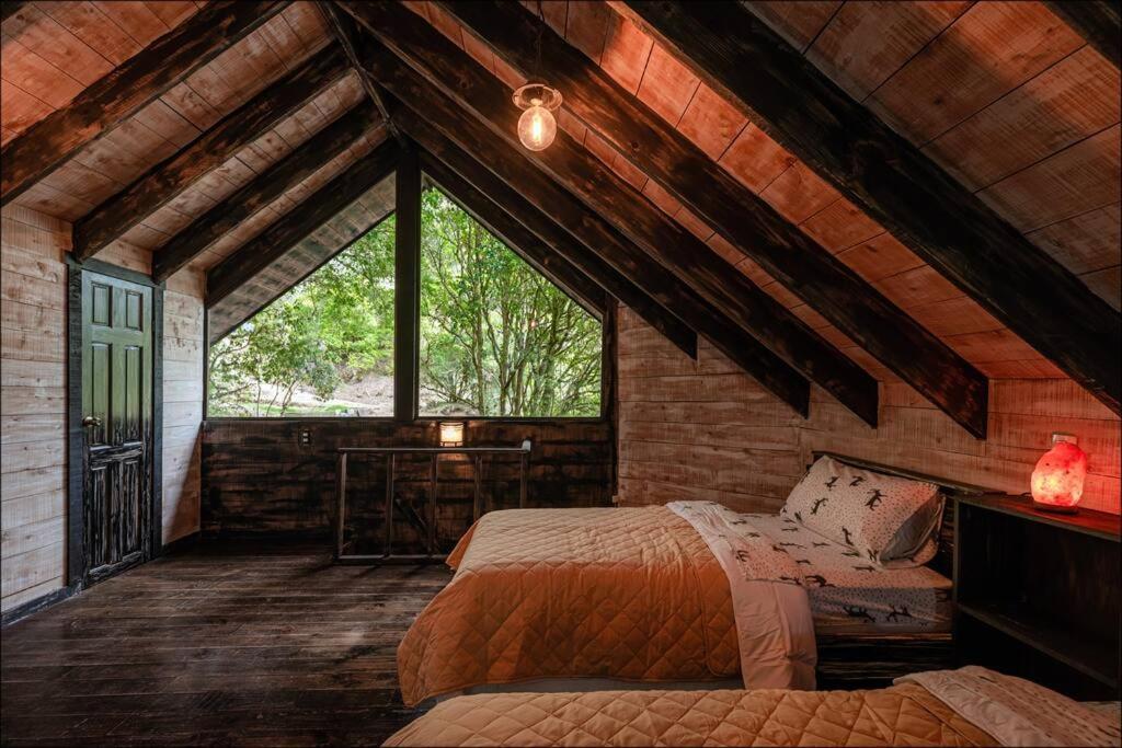 Unicorn Lodge: Direct Riverfront : Unique Experience San Gerardo de Dota Buitenkant foto