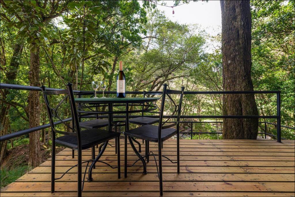 Unicorn Lodge: Direct Riverfront : Unique Experience San Gerardo de Dota Buitenkant foto